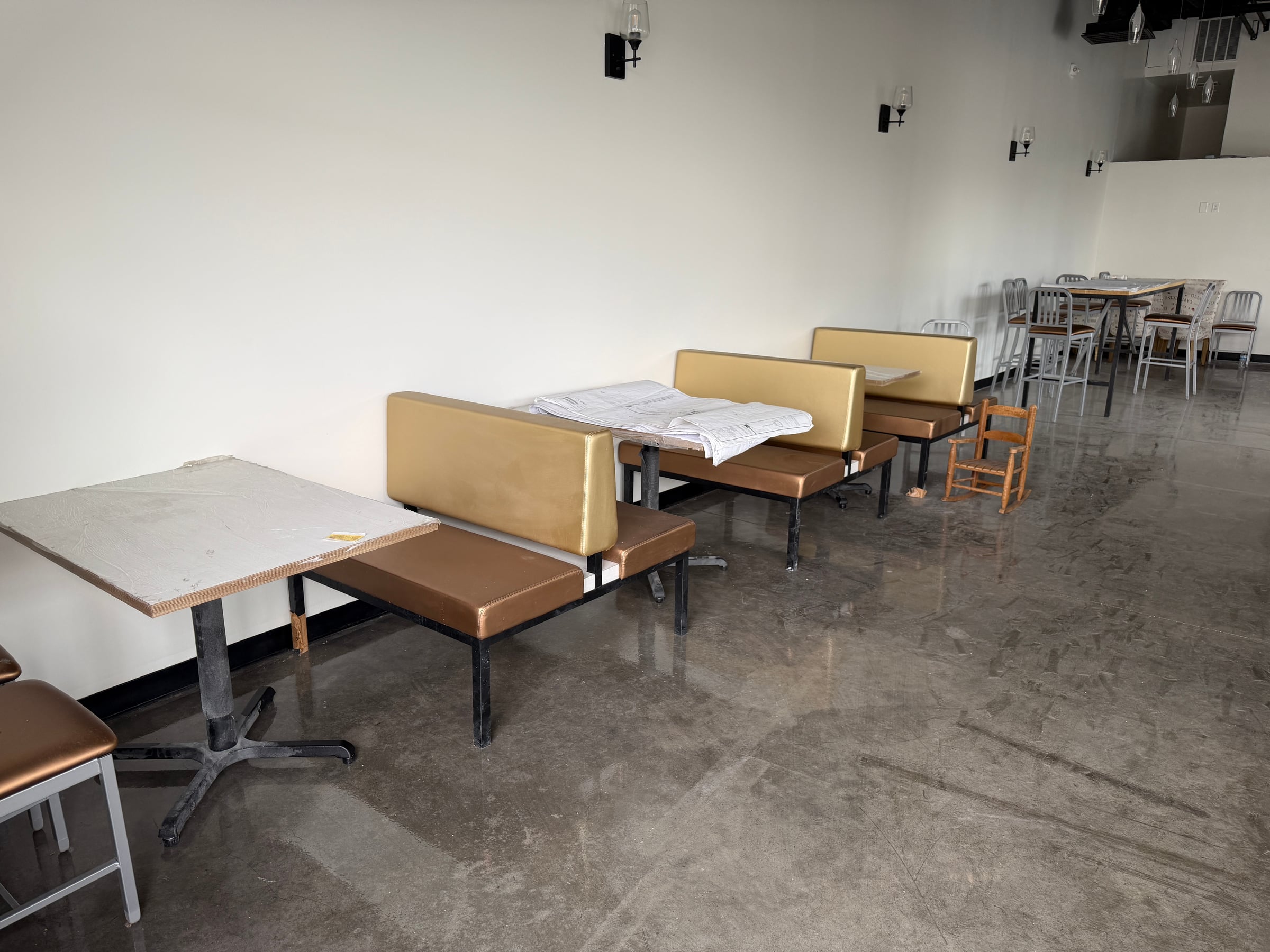 Full Restaurant for Lease in Palmdale, CA, 1,887 SF - Thumbnail 2