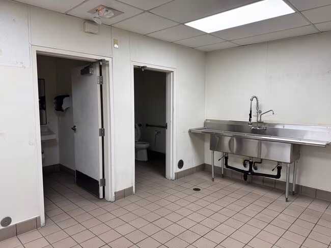 Fast Casual for Lease in Lomita CA - Thumbnail 4