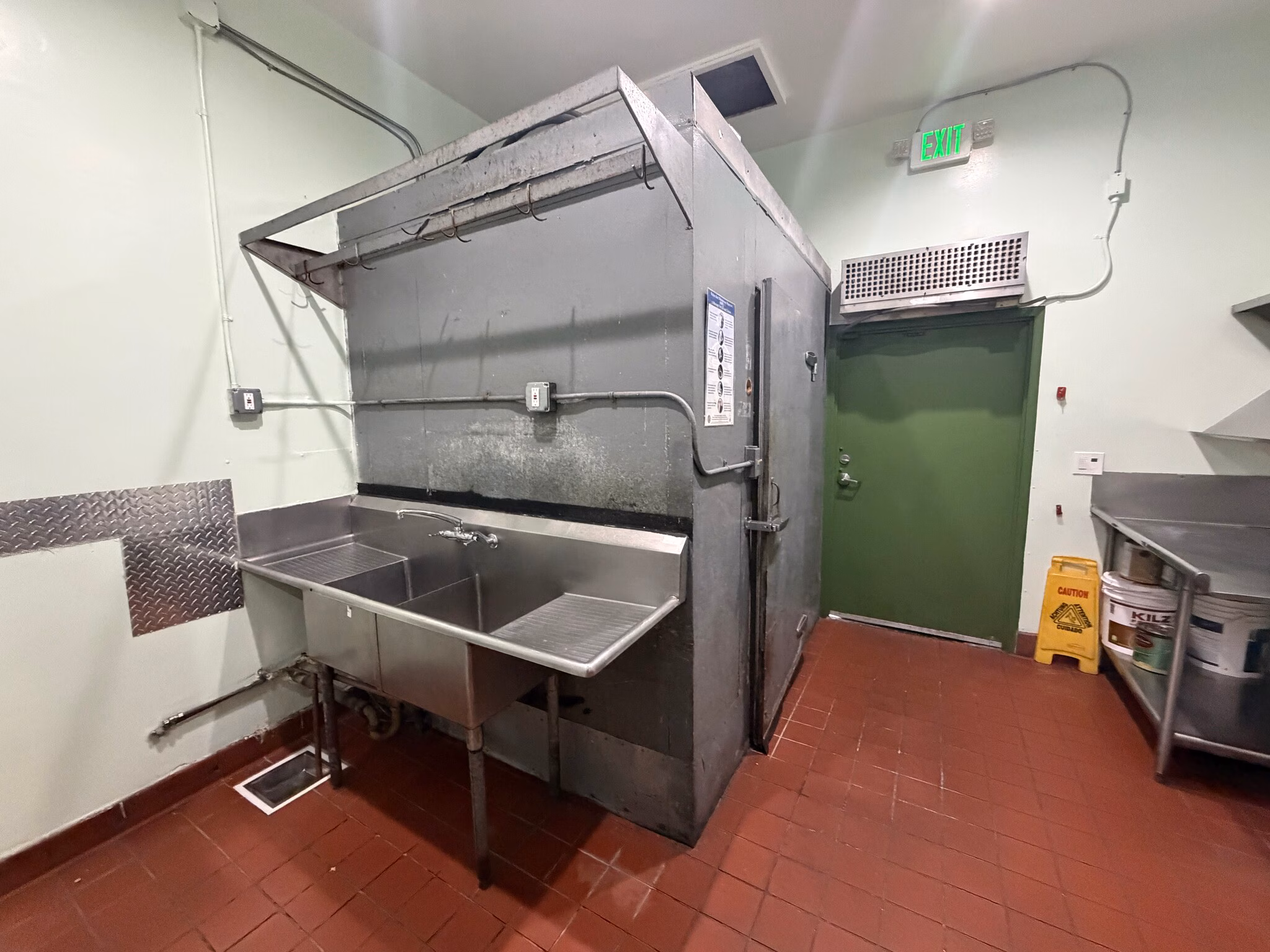 Full Restaurant for Lease in Los Angeles CA - Thumbnail 5