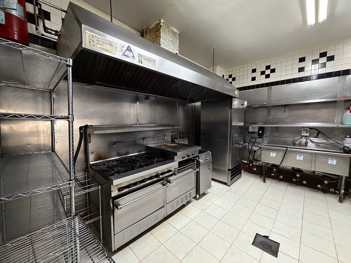 Full Restaurant for Lease in Bedford-Stuyvesant, Brooklyn, NY – 1,500 SF - Thumbnail 5
