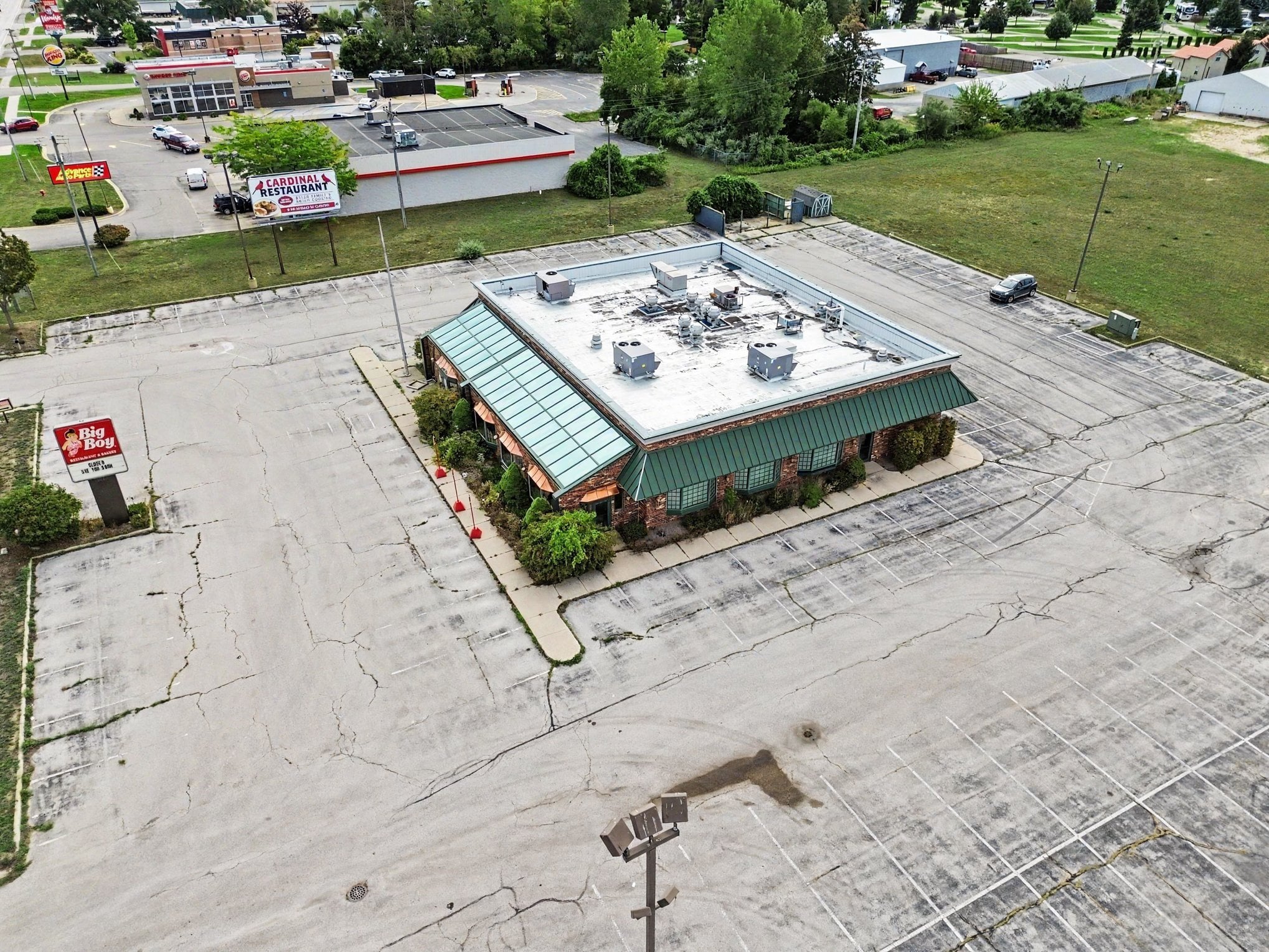 Full Restaurant for Sale in Ludington, MI, 4,900 SF - Thumbnail 5