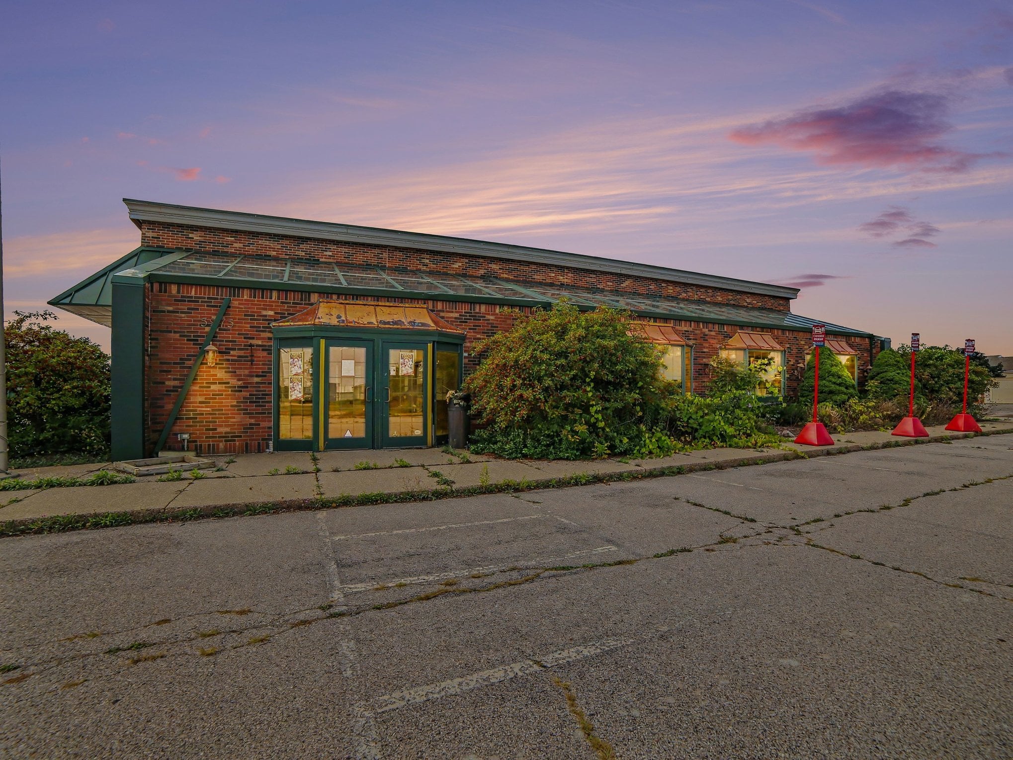 Full Restaurant for Sale in Ludington, MI, 4,900 SF - Image 15