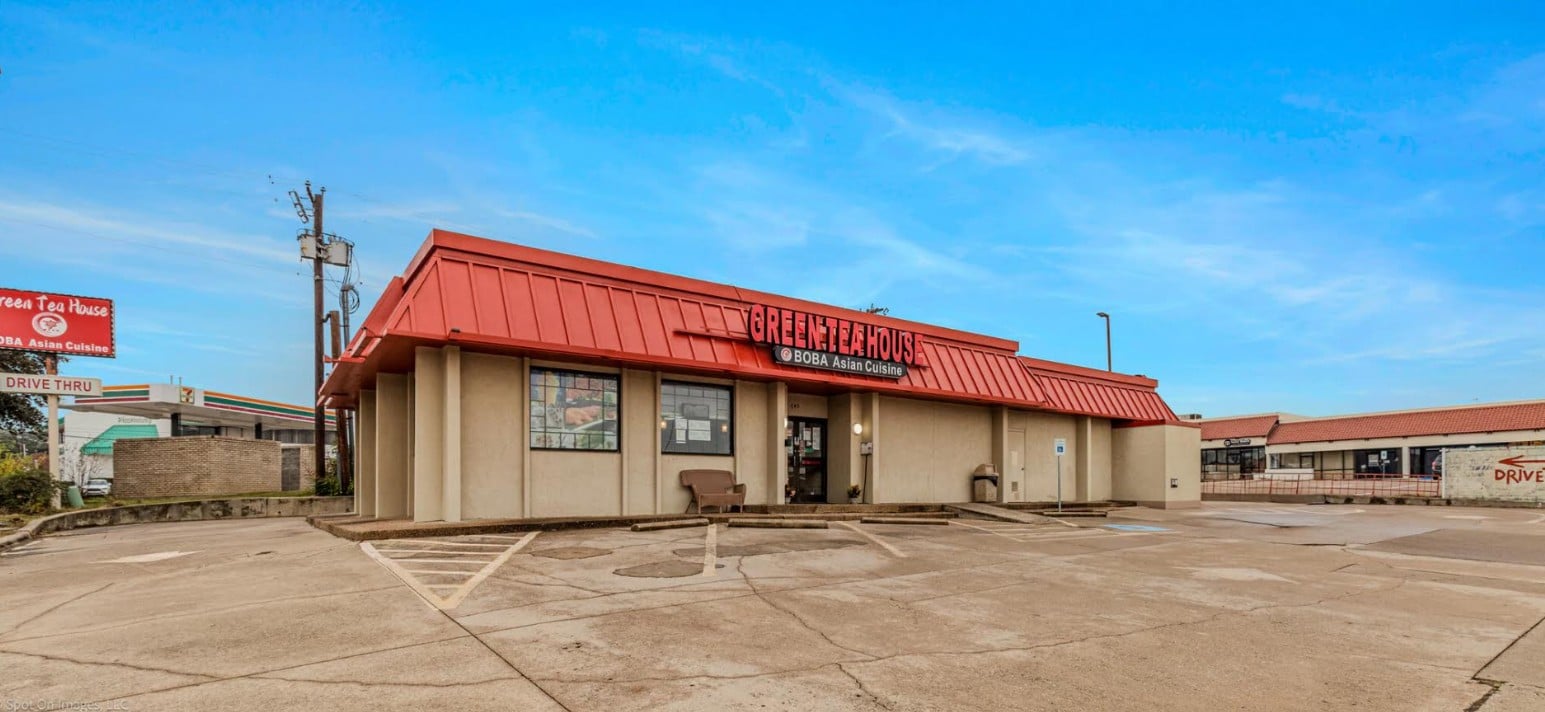2nd Gen Restaurant w/High Visibility