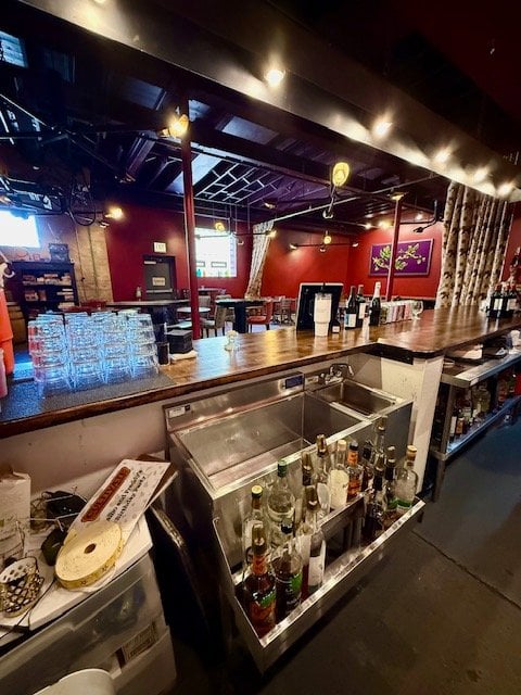 Full Restaurant for Lease in Chicago, IL, 10,000 SF - Thumbnail 4