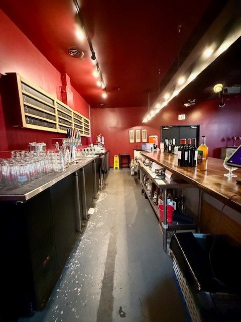 Full Restaurant for Lease in Chicago, IL, 10,000 SF - Thumbnail 5