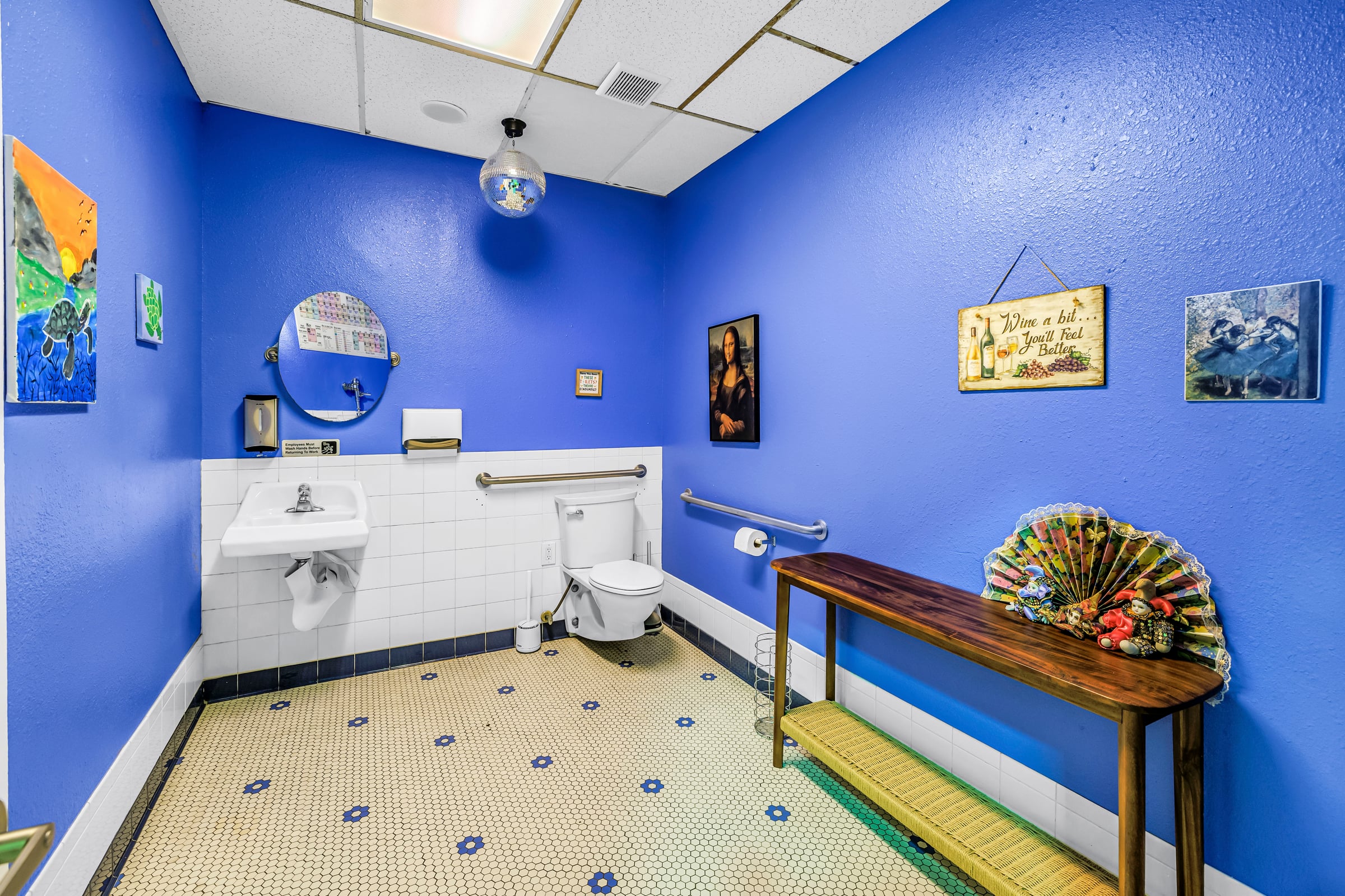 Bar & Lounge for Lease in St. Petersburg, FL, 2,357 SF - Thumbnail 2