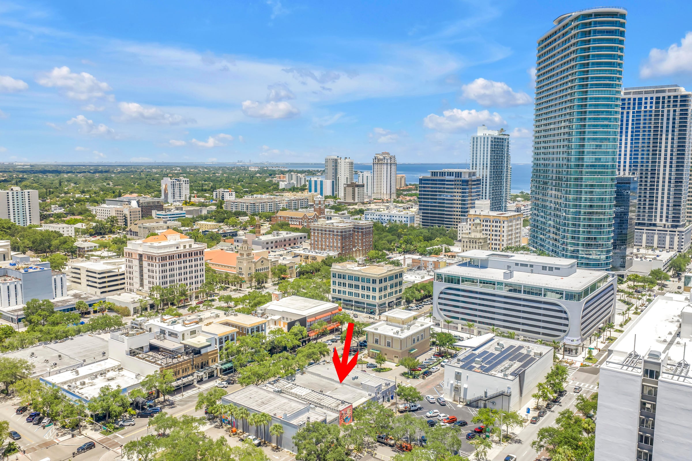 Bar & Lounge for Lease in St. Petersburg, FL, 2,357 SF - Thumbnail 1