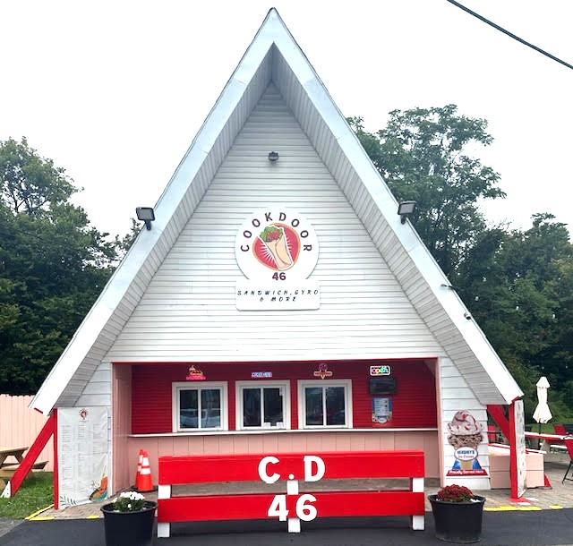 Ice Cream and sandwiches  - Image 1