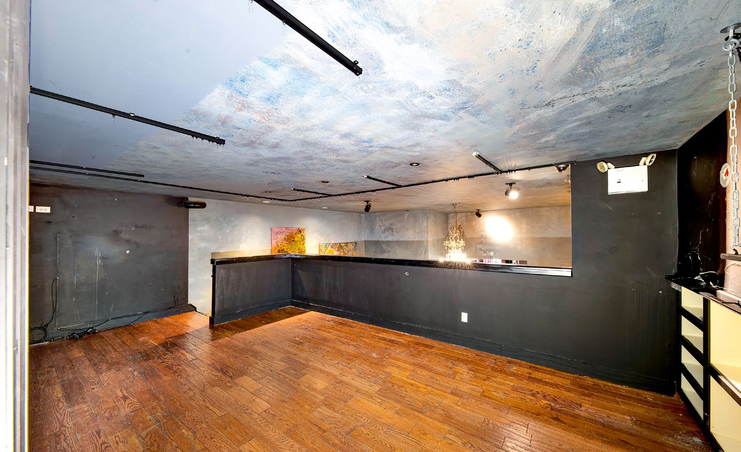 Restaurant/Bar For Lease - Thumbnail 3