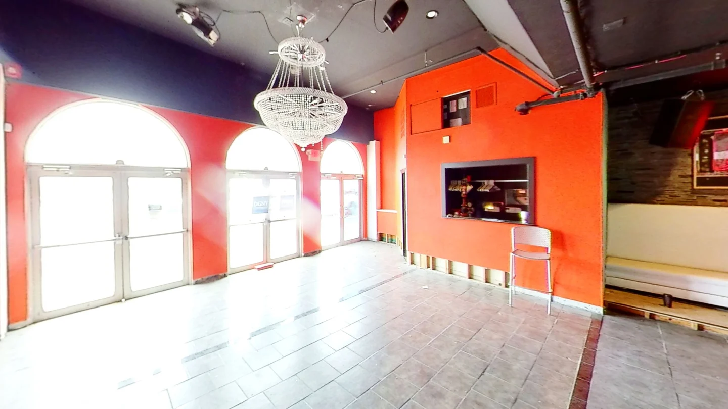 Multi-Use Bar Lounge for Lease in Smithtown, NY – 4,100 SF - Thumbnail 3