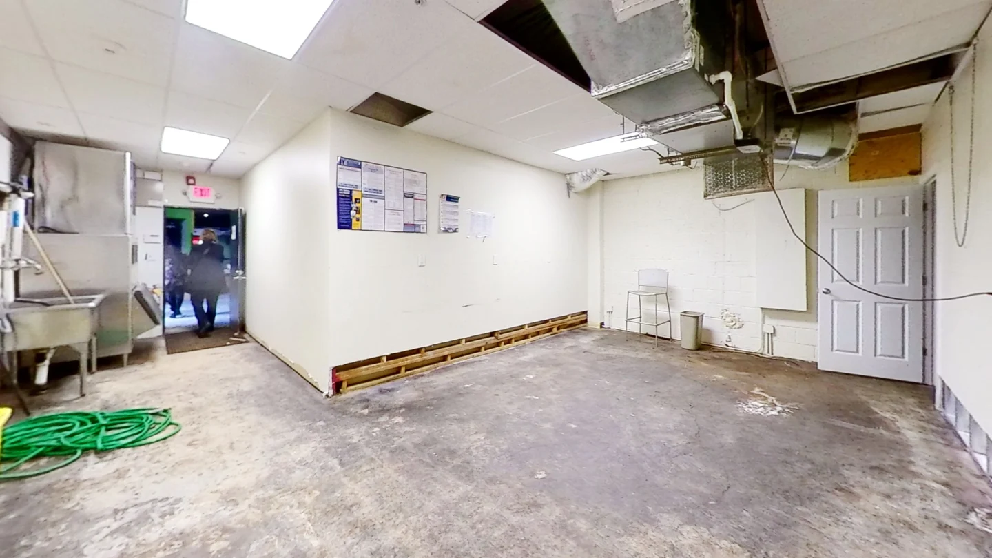 Multi-Use Bar Lounge for Lease in Smithtown, NY – 4,100 SF - Thumbnail 2