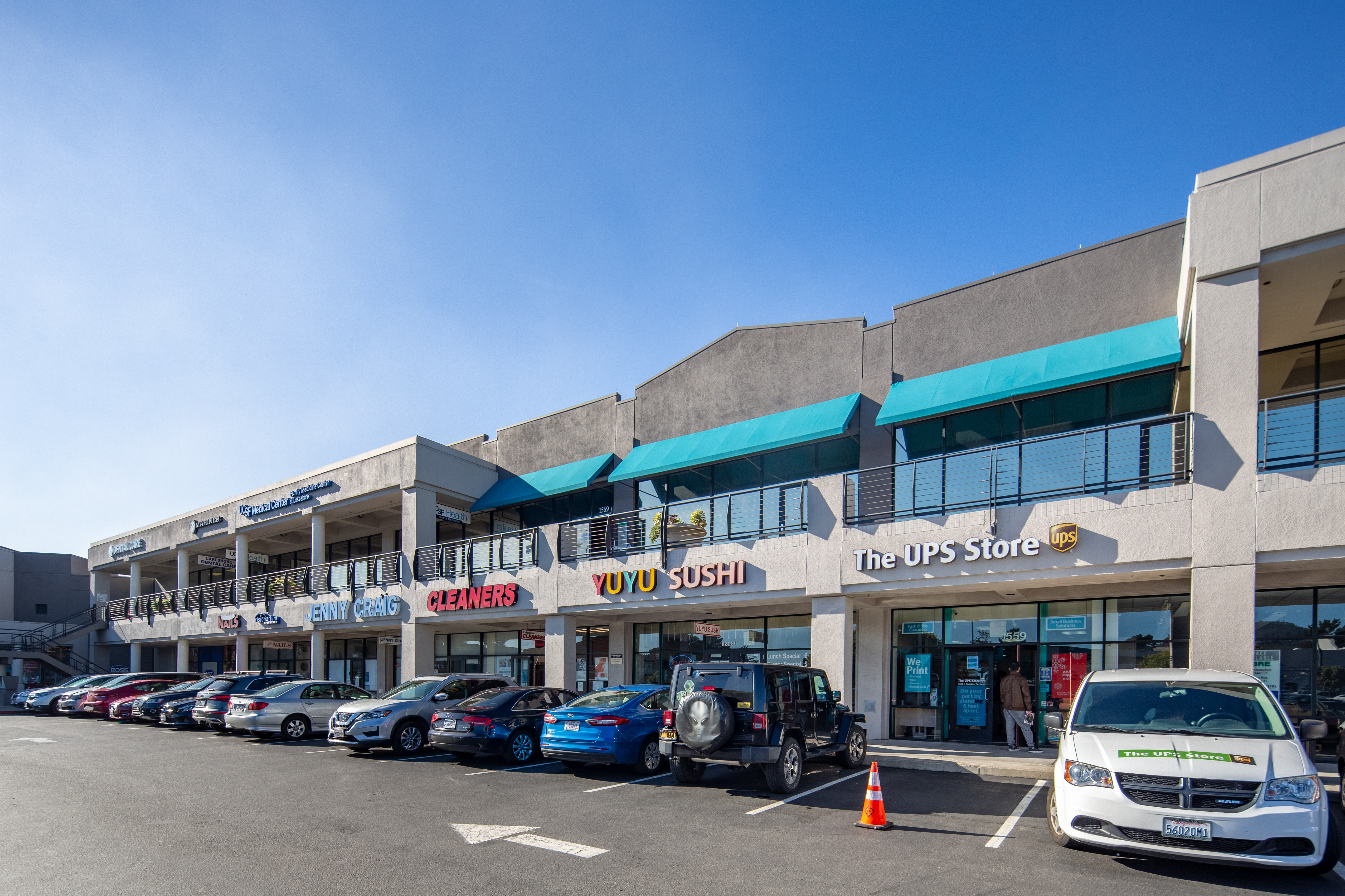 Former Sushi Restaurant with Type 1 Hood in Lucky/Ross/Planet Fitness Anchored SF Center - Image 1