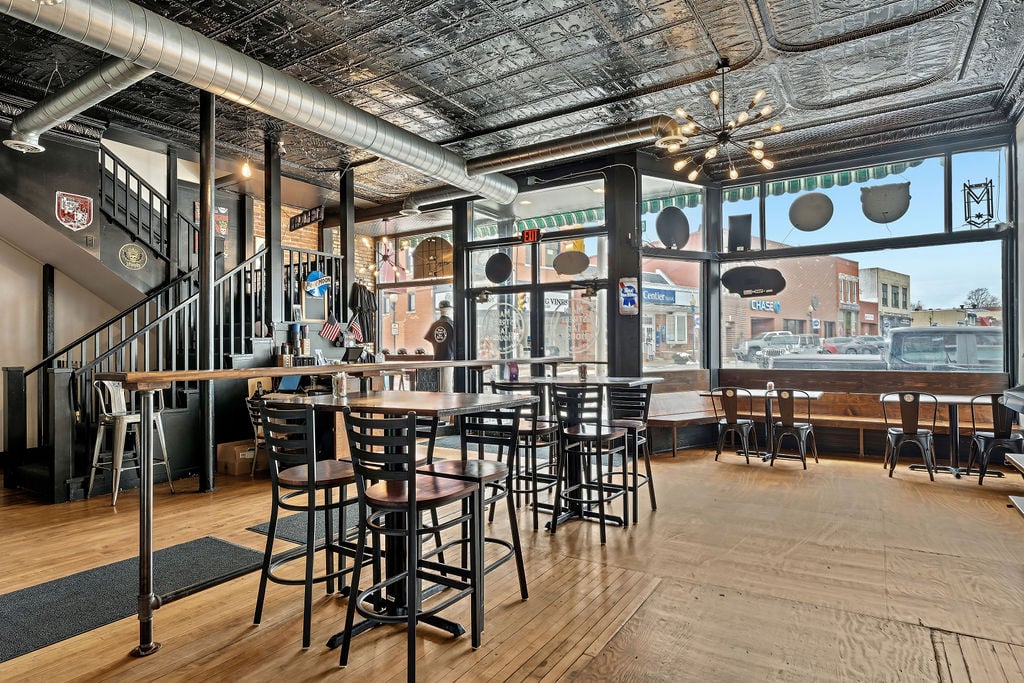 Bar Lounge for Lease in Chesterton, IN – 2,228 SF - Thumbnail 4