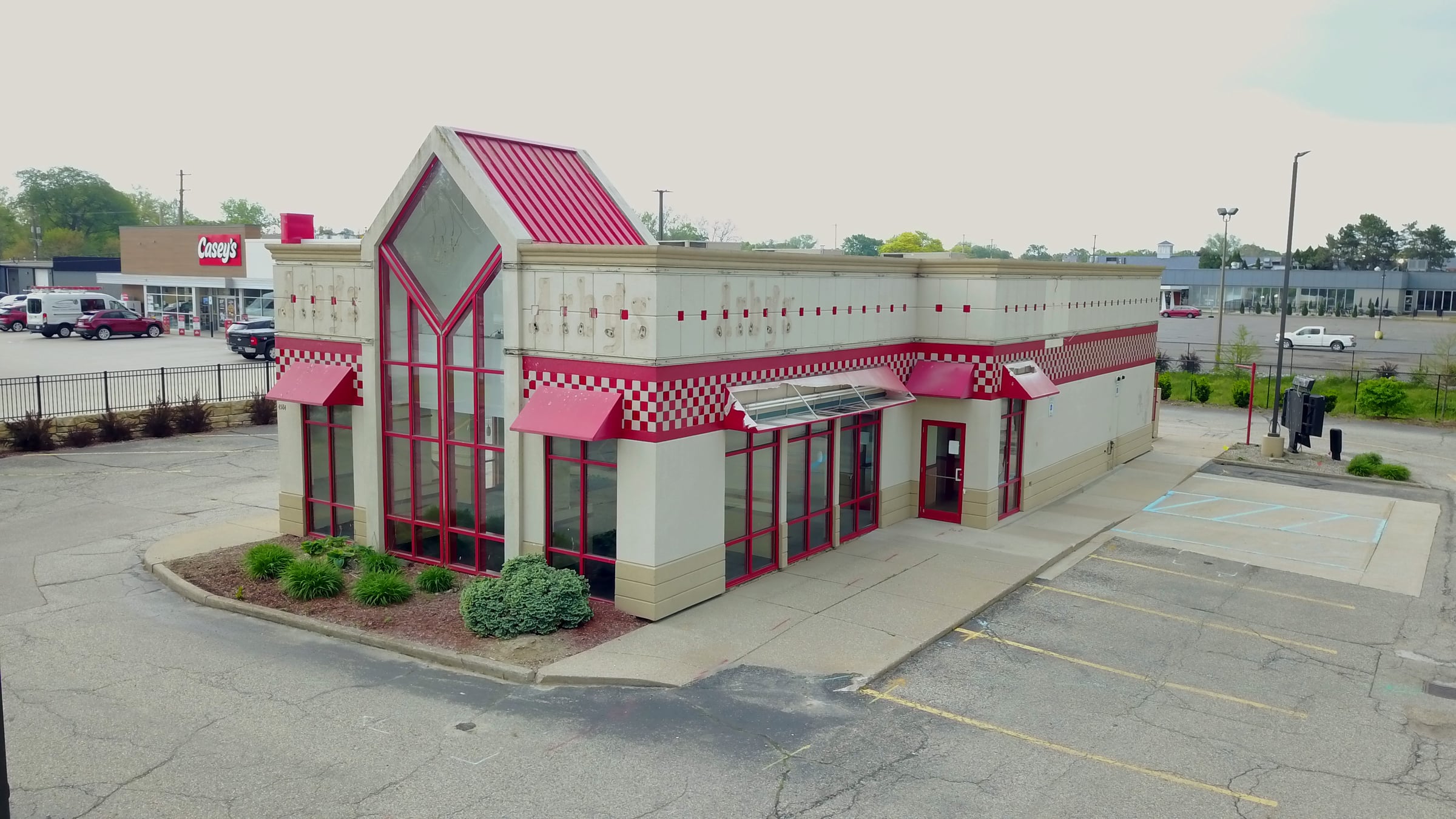 Freestanding former Arby’s with drive-thru in Grandville