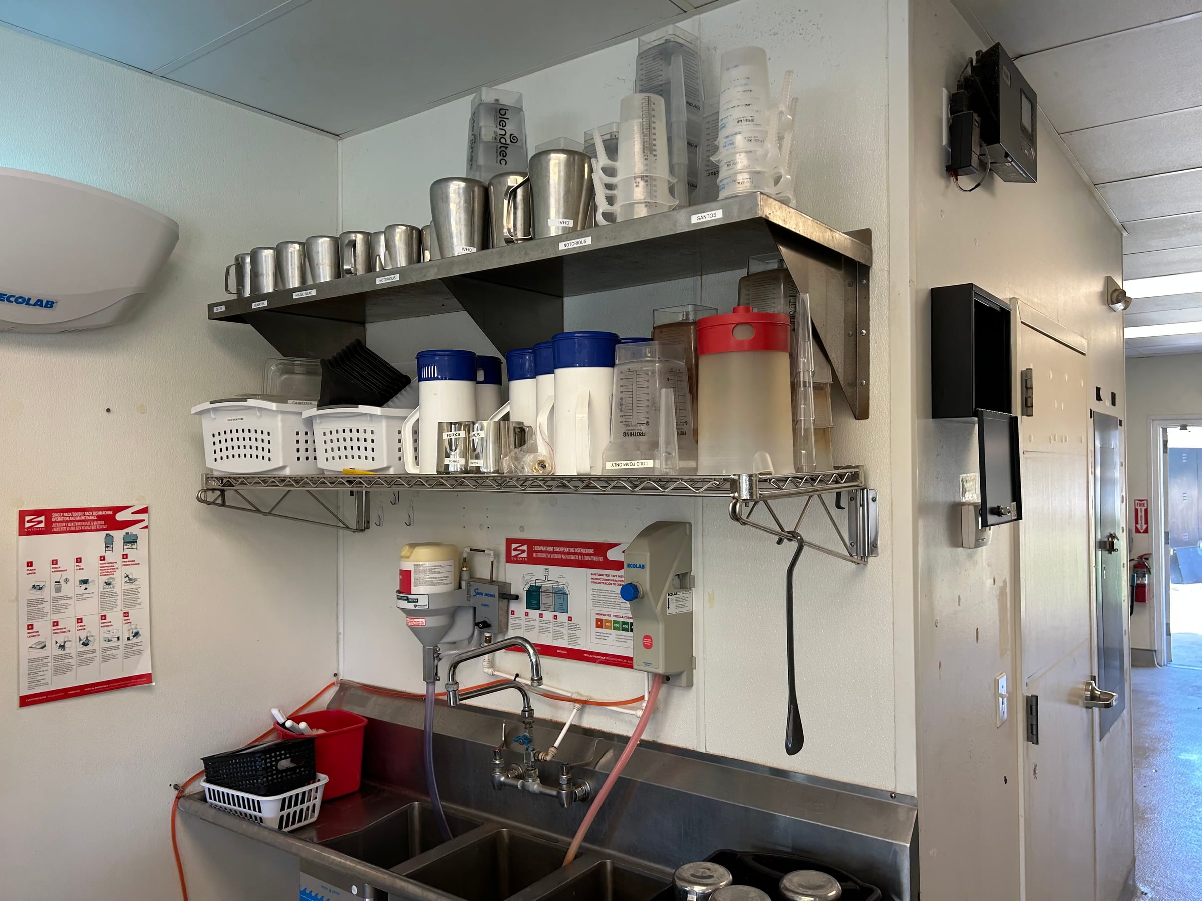 Turnkey Coffee Shop with Equipment or Redevelopment Pad Site - Thumbnail 5