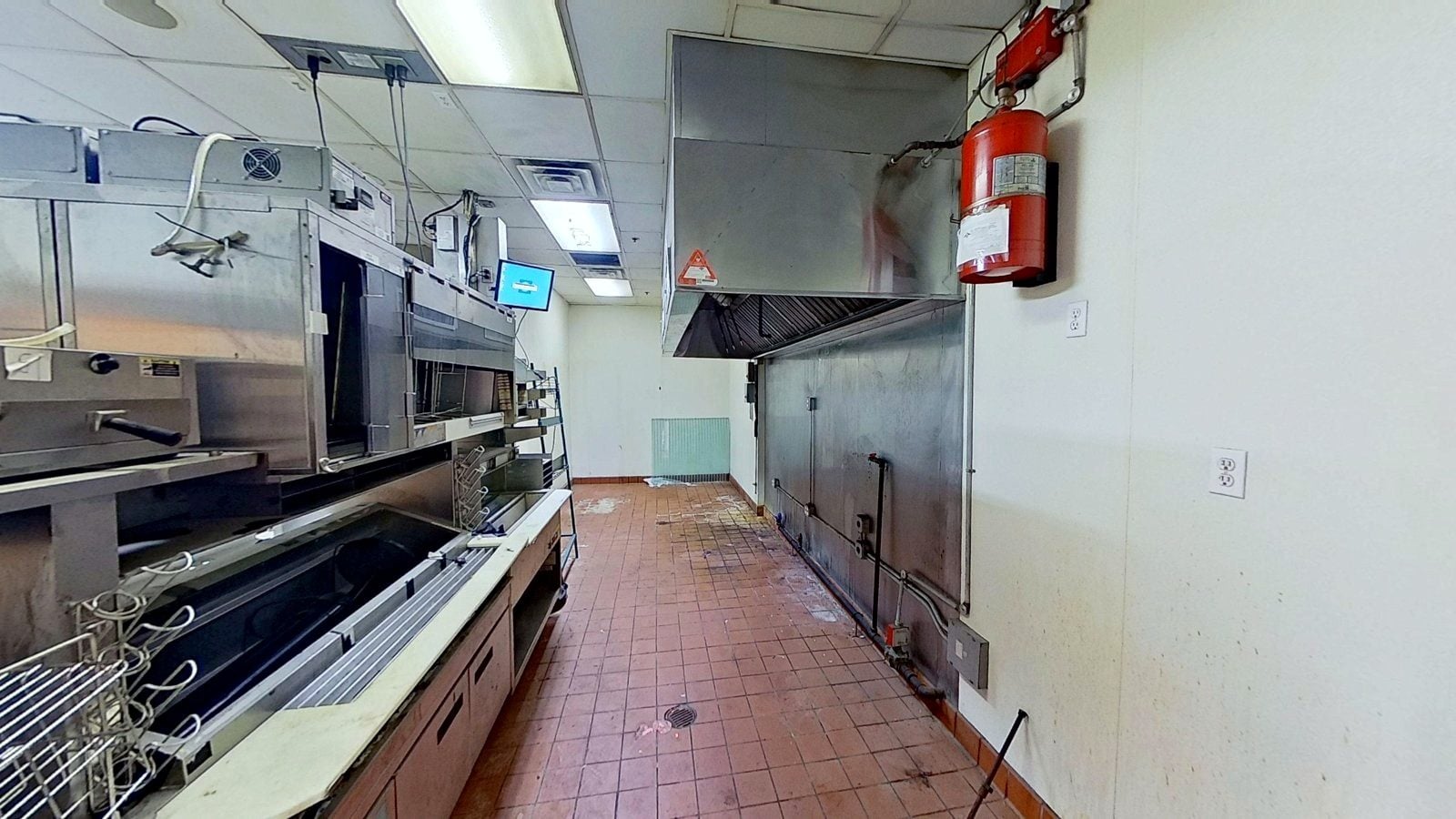 Full Restaurant for Lease in New York, NY, 2,000 SF - Thumbnail 1