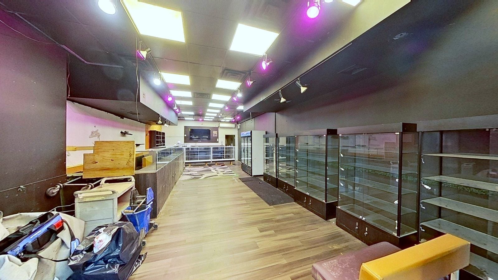 Full Restaurant for Lease in New York, NY, 2,000 SF - Thumbnail 4