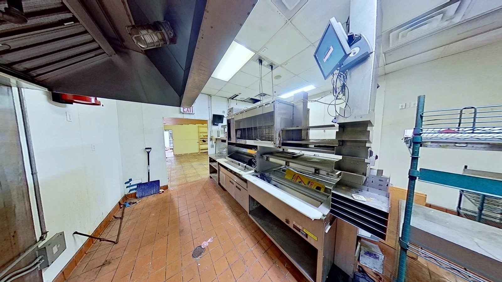 Full Restaurant for Lease in New York, NY, 2,000 SF - Thumbnail 3