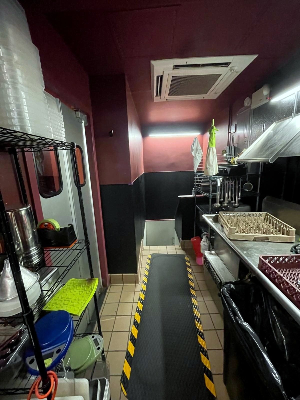 Full Restaurant for Sale in New York, NY, 750 SF - Thumbnail 3