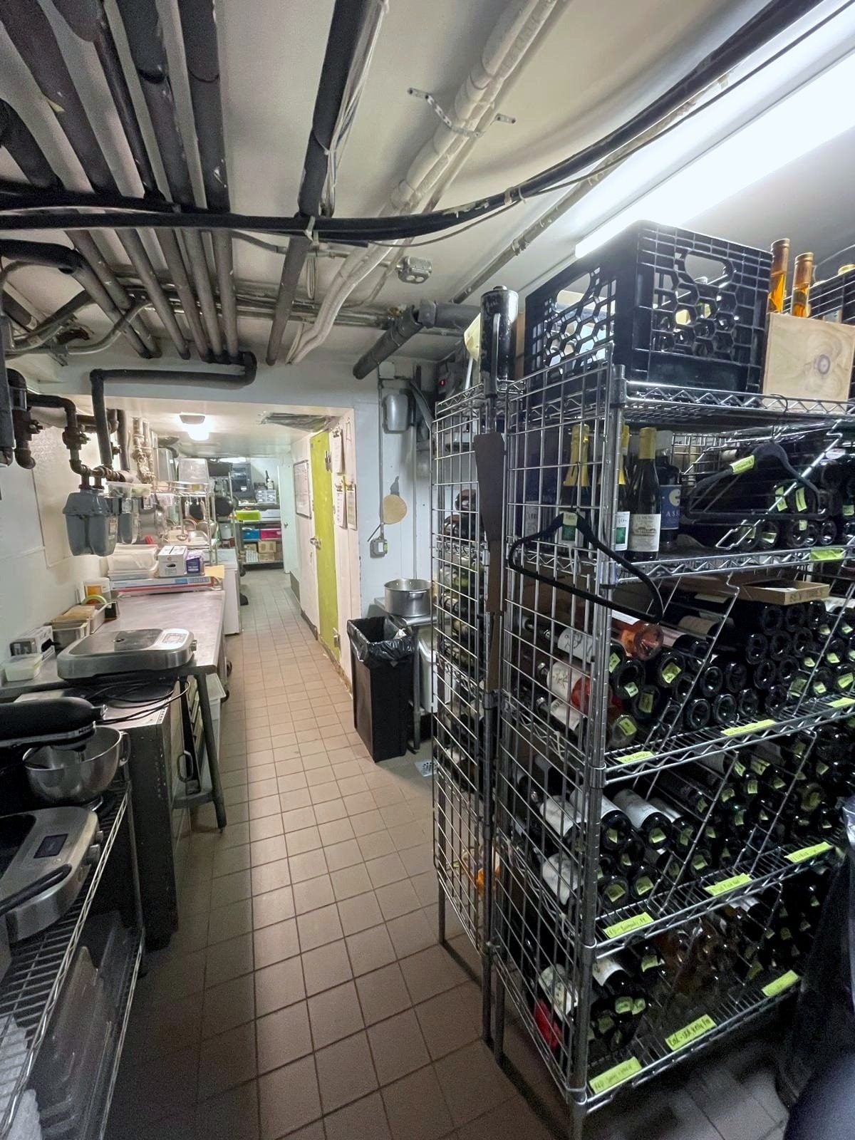 Full Restaurant for Sale in New York, NY, 750 SF - Thumbnail 1