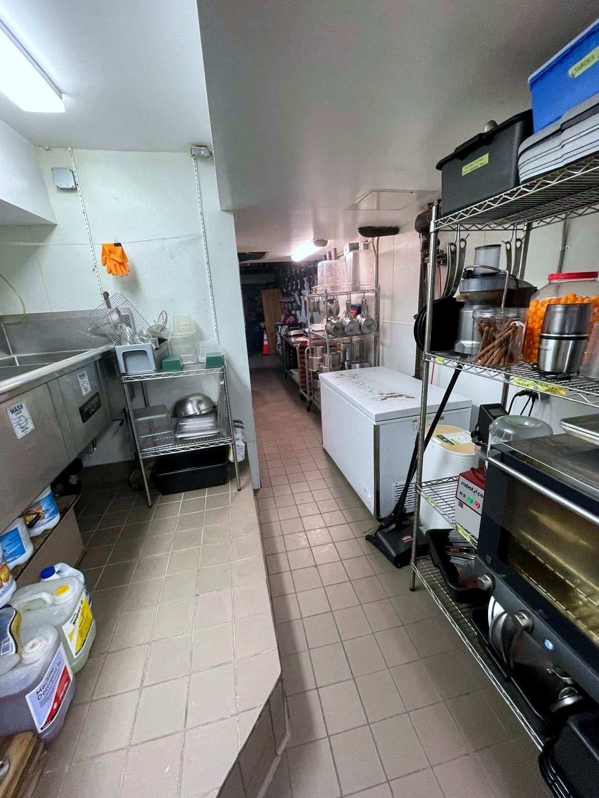 Full Restaurant for Sale in New York, NY, 750 SF - Thumbnail 2