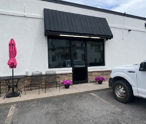 1,400 SF Turnkey Established Pizza Franchise For Sale