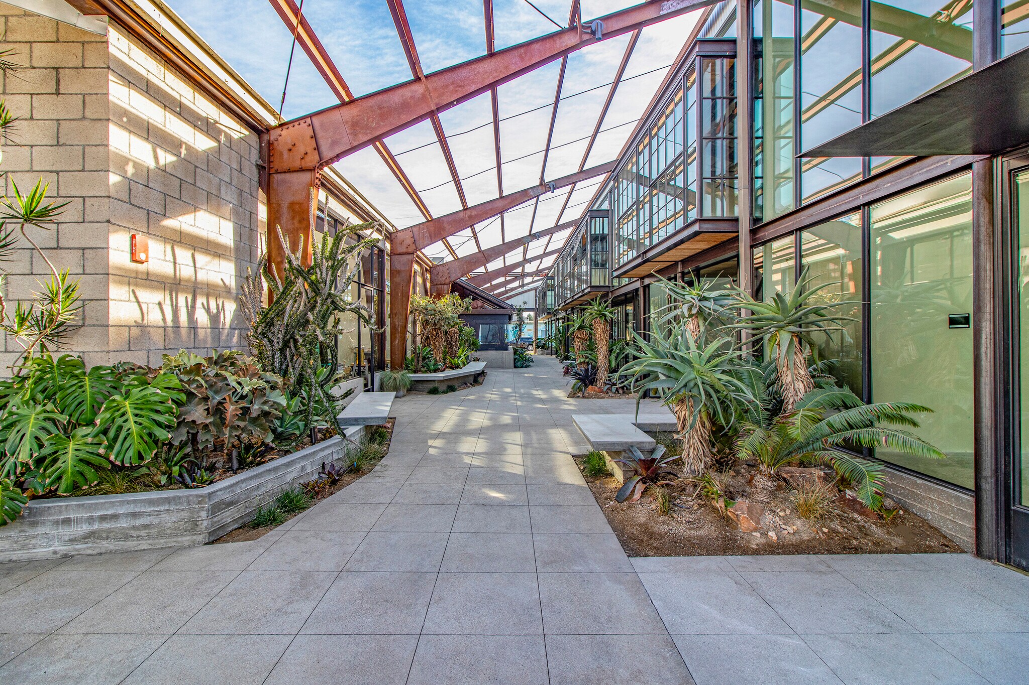 Full Restaurant for Lease in Santa Monica CA - Thumbnail 1