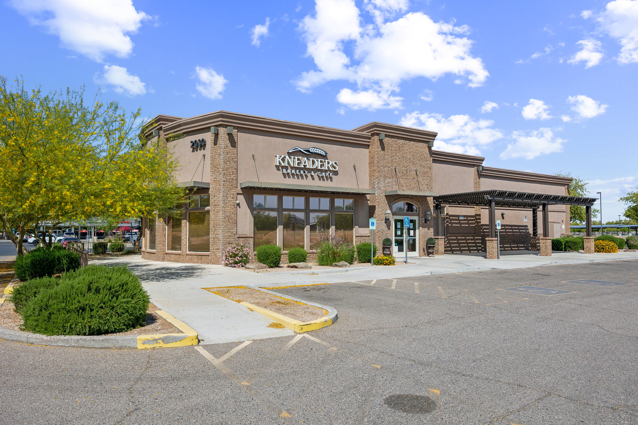 2,000 SF Commercial Space for Lease Next to Black Rock Coffee – Tempe, AZ - Image 7