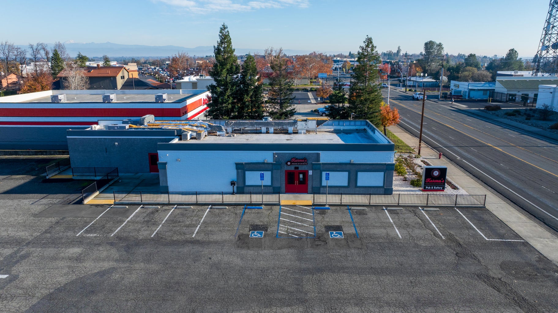 Recently renovated freestanding restaurant building for sale - Redding, CA - Image 1