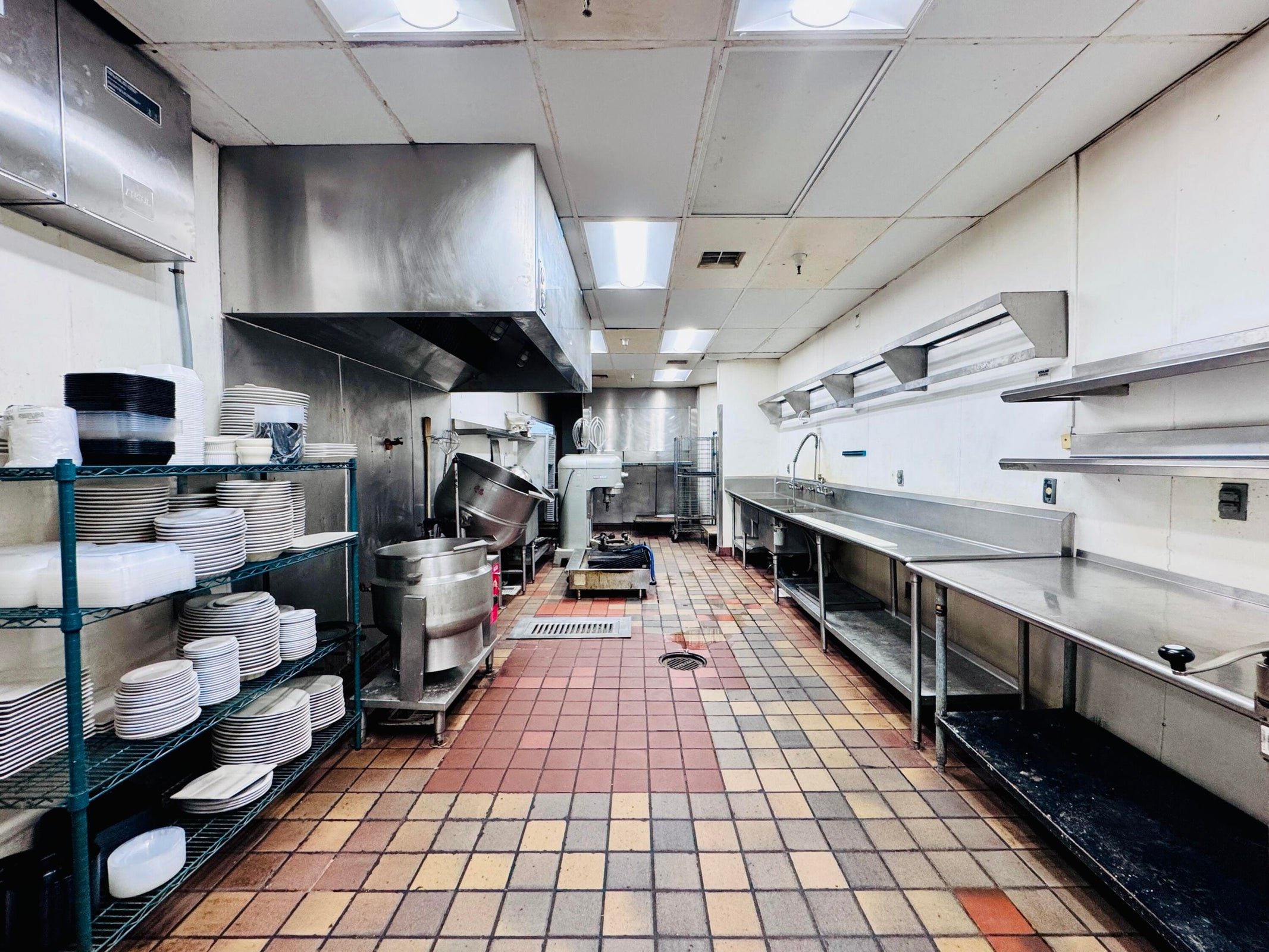 Full Restaurant for Lease in Redding, CA, 8,286 SF - Thumbnail 5