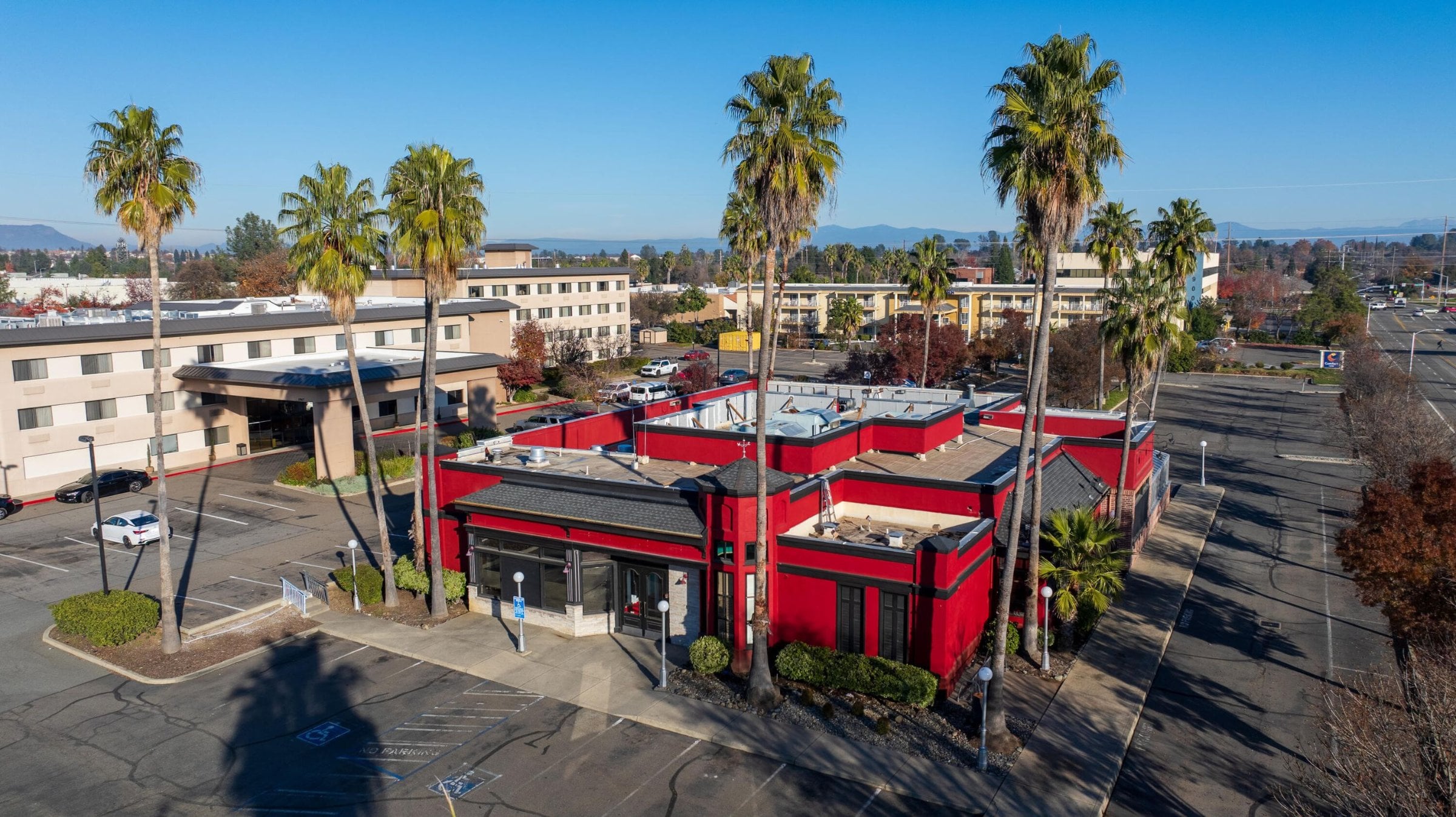 Full Restaurant for Sale in Redding, CA, 8,287 SF - Thumbnail 3