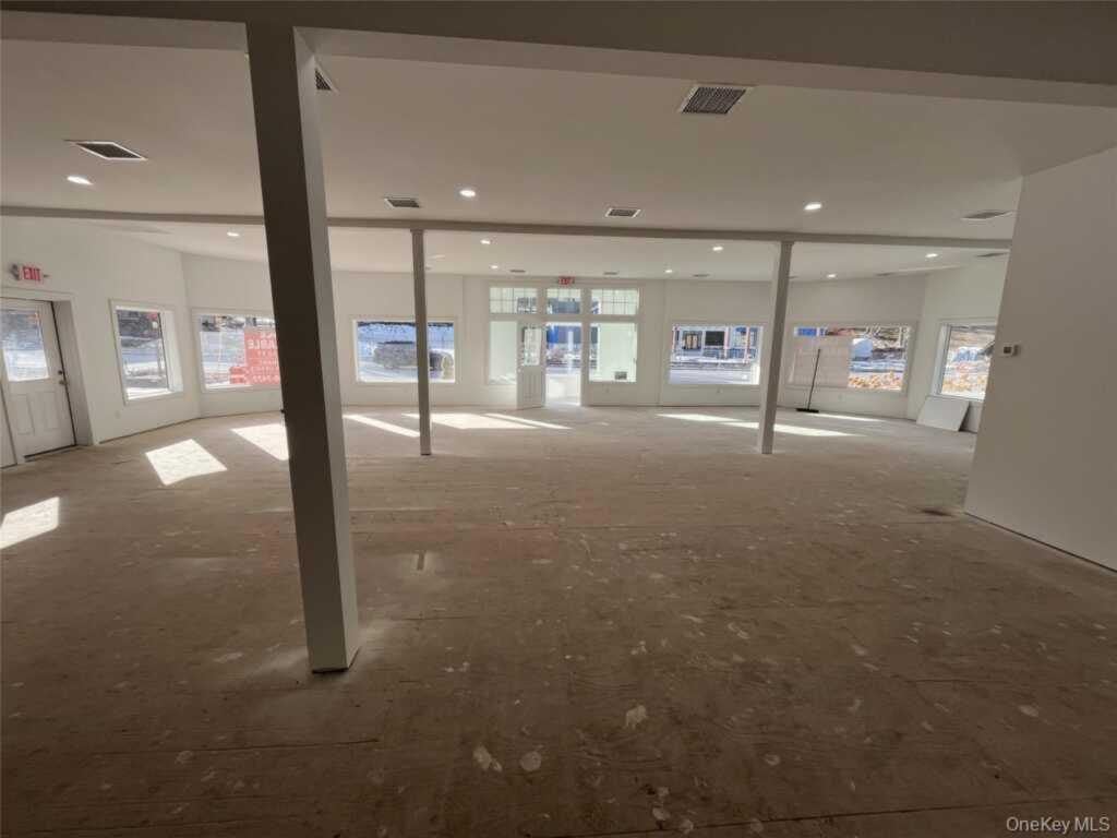 Restaurant Shell Space for Lease in Tuxedo Park, NY, 2,200 SF - Thumbnail 3