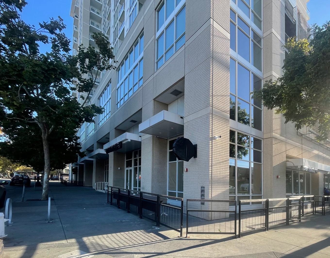 Second-generation, turn-key cafe - Thumbnail 3