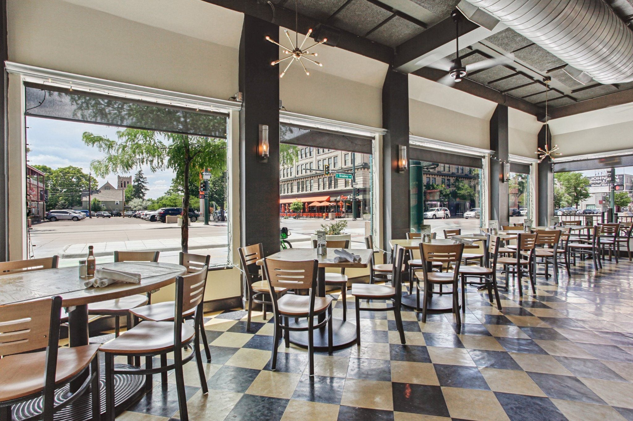 Iconic 2nd-Generation, Turnkey Restaurant for Lease in Denver - Thumbnail 5