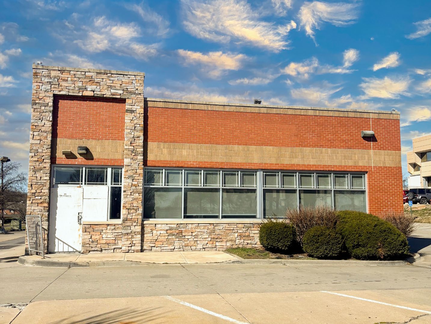 QSR BUILDING FOR SALE