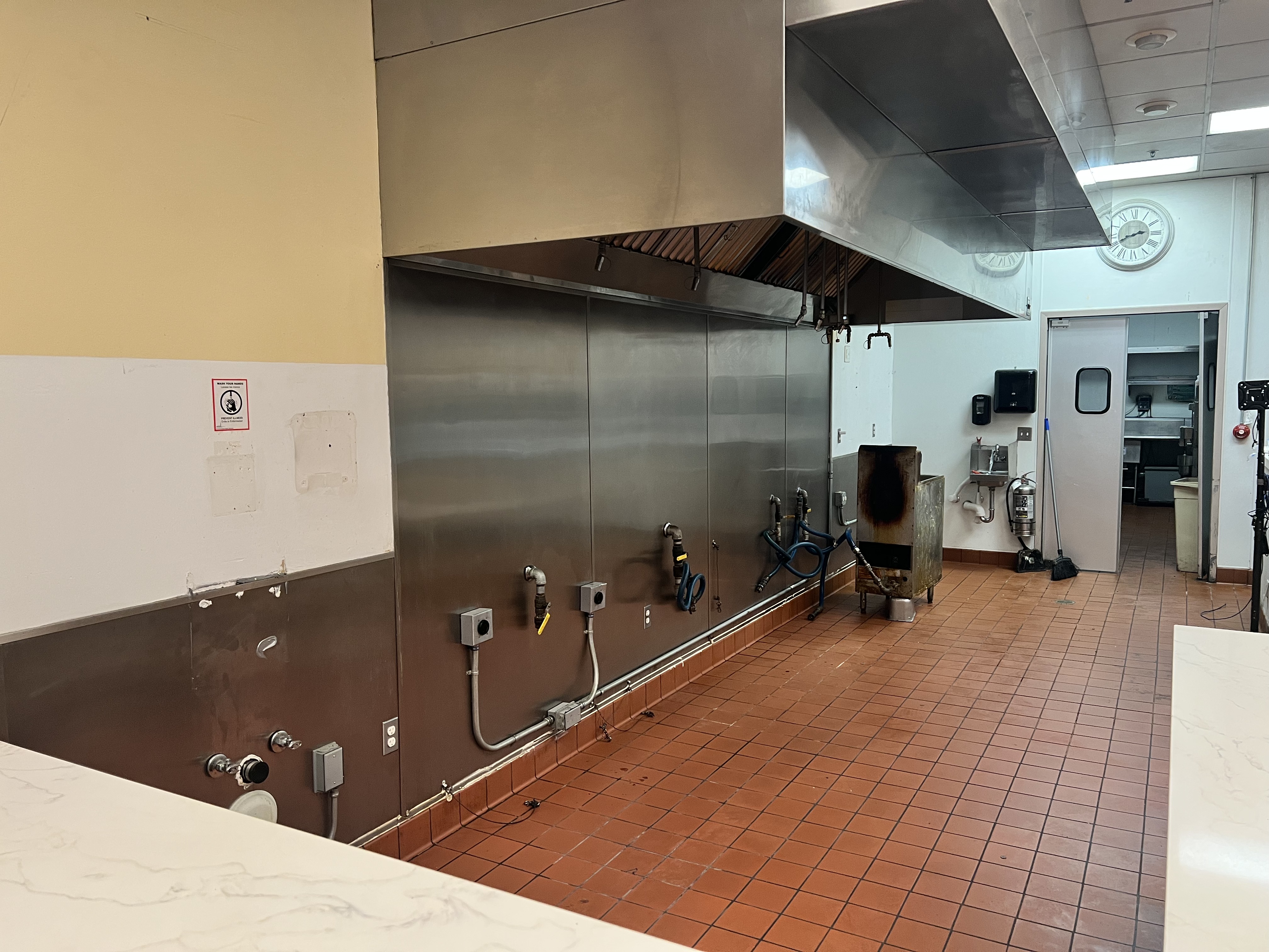 2nd Generation Restaurant (w/ large type 1 hood) available for lease in the Heart of Downtown San Rafael  - Thumbnail 2