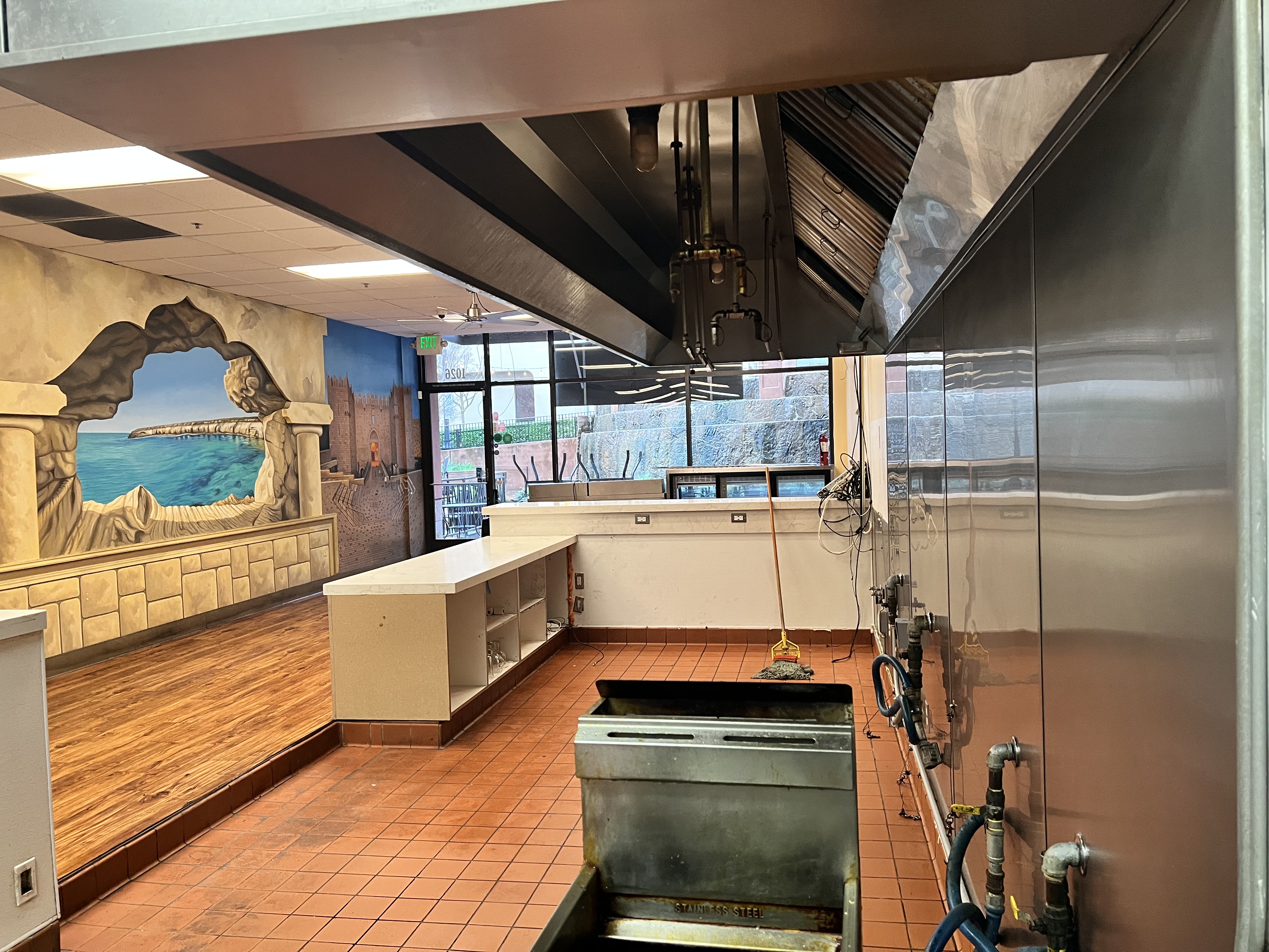 2nd Generation Restaurant (w/ large type 1 hood) available for lease in the Heart of Downtown San Rafael  - Image 4