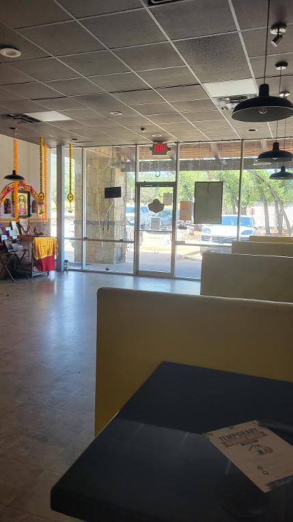 Second generation Restaurant Space with Dual usage of Grocery plus Restaurant - Thumbnail 5