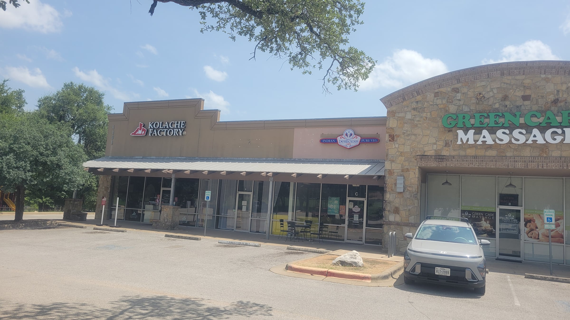 Second generation Restaurant Space with Dual usage of Grocery plus Restaurant - Image 1