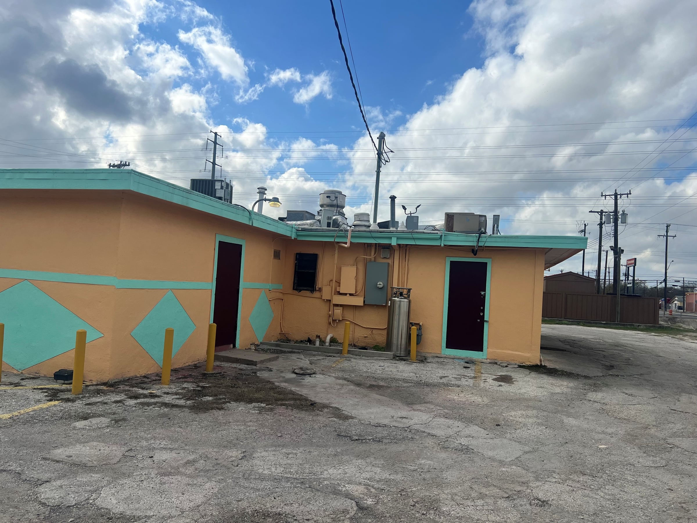 Restaurant property for Sale in San Antonio, TX, $450K - Thumbnail 2