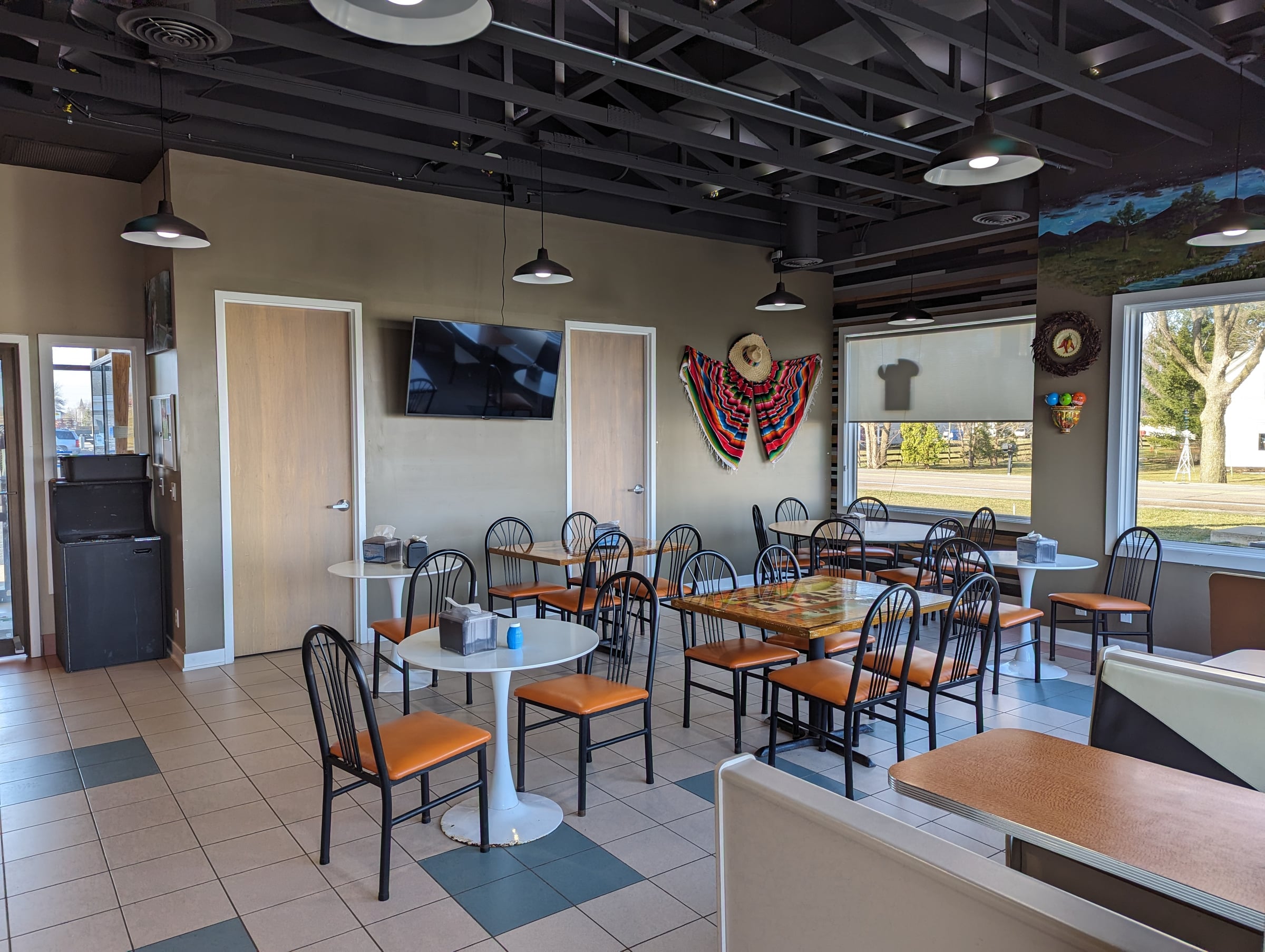 Drive-Thru Restaurant for Lease in Pine Island, MN, 2,374 SF