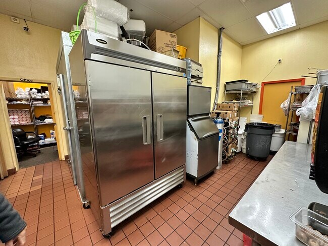 Multi-Use Full Restaurant for Lease in Carson City NV - Thumbnail 9