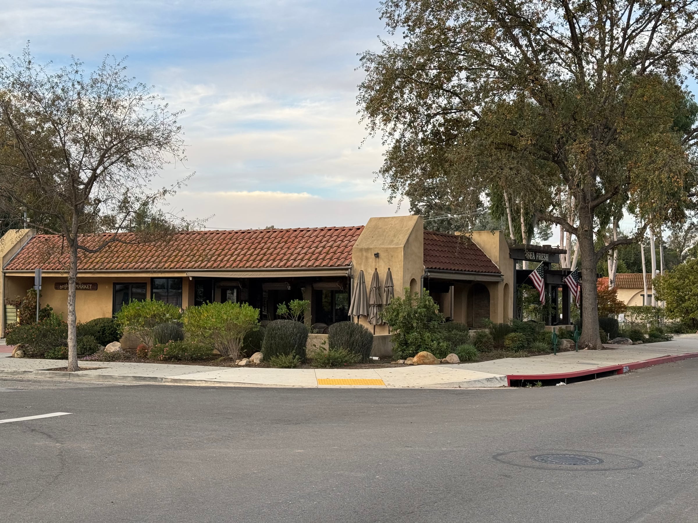 Landmark Restaurant & Retail - Ojai, Ca - Thumbnail 2