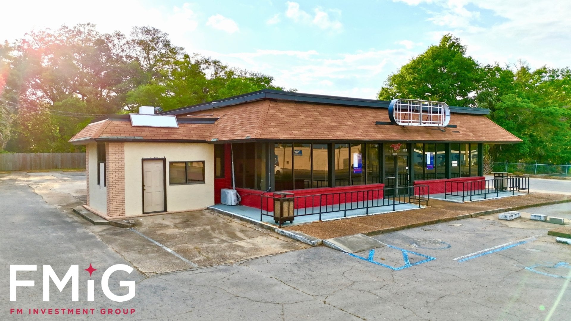 Multi-Use Full Restaurant for Sale in Pensacola, FL, $685K - Thumbnail 4