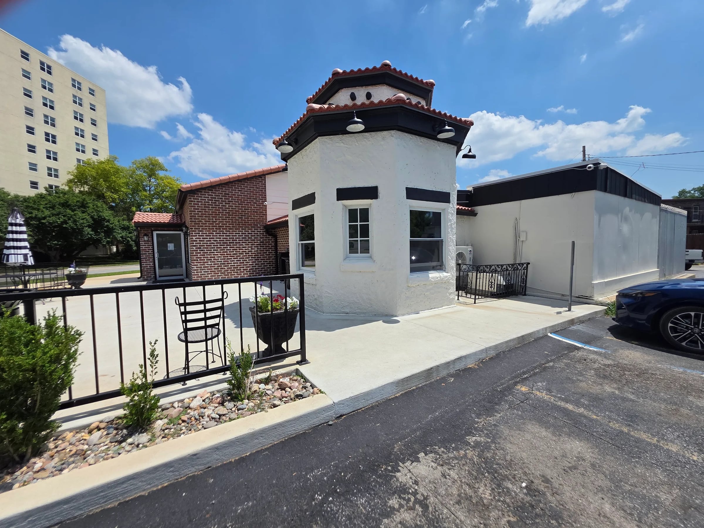 Full Restaurant for Lease in Excelsior Springs, MO, 3,700 SF