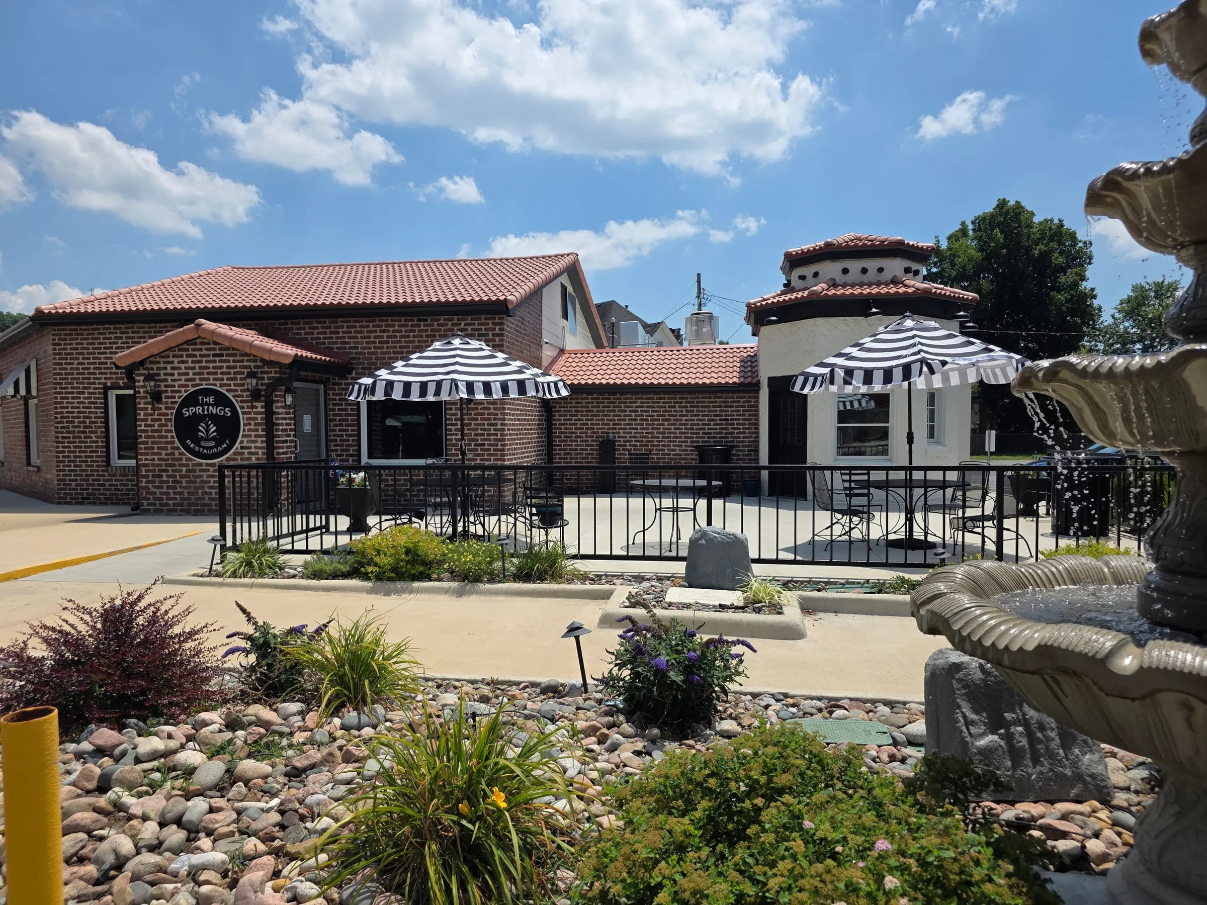 Full Restaurant for Lease in Excelsior Springs, MO, 3,700 SF - Thumbnail 3