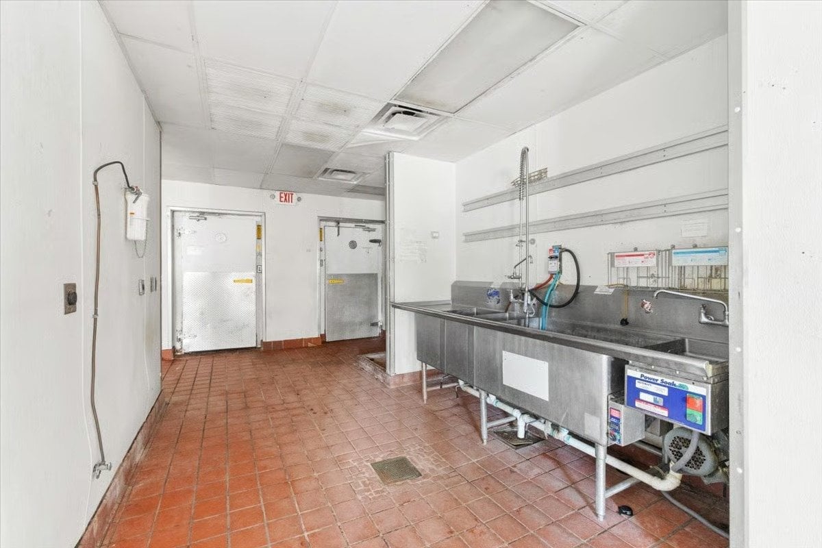 Drive-Thru Restaurant for Sale in Oneonta, AL, 2,651 SF - Thumbnail 5