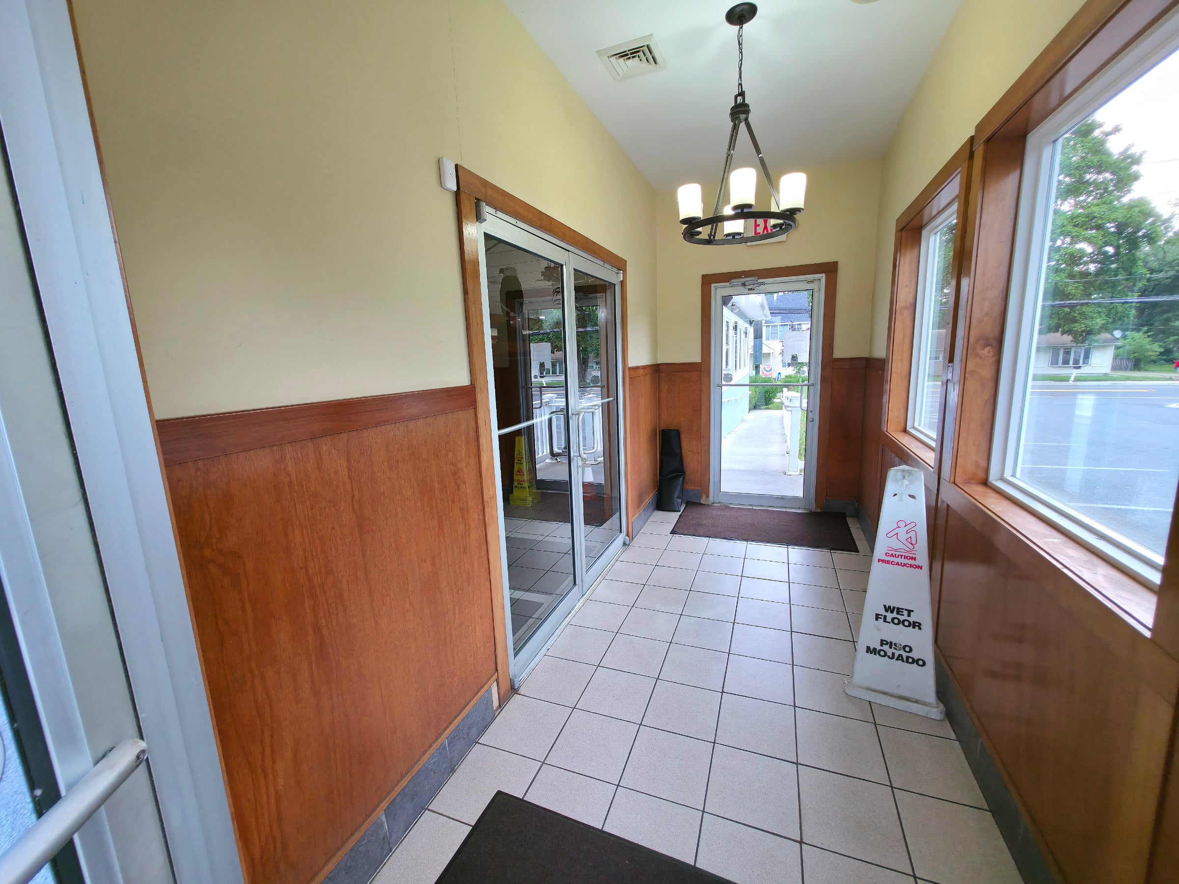 Full Restaurant for Lease in Browns Mills, Pemberton Township, NJ – 3,800 SF - Thumbnail 4