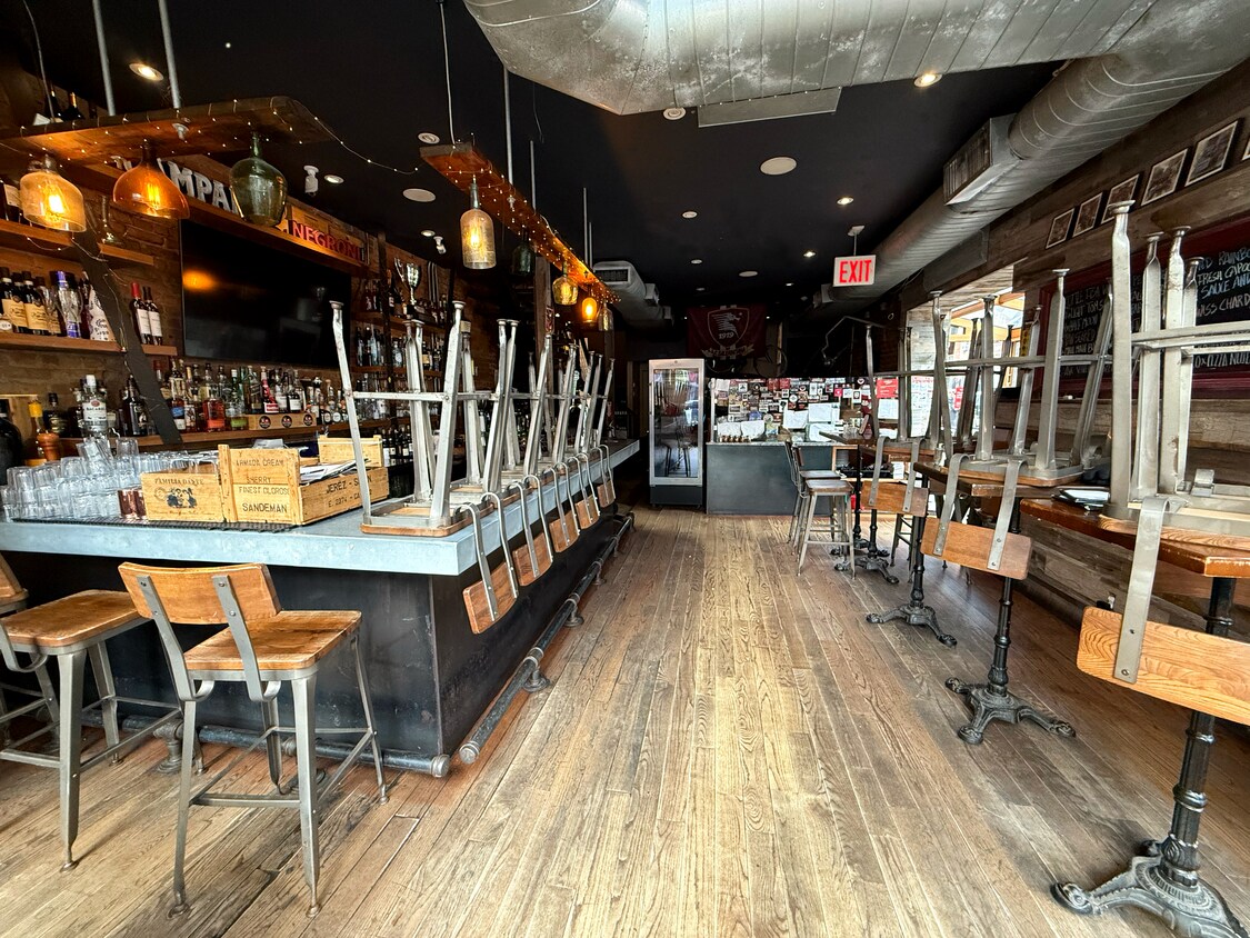 Prime Corner Turnkey Restaurant | Upper East Side - Thumbnail 1