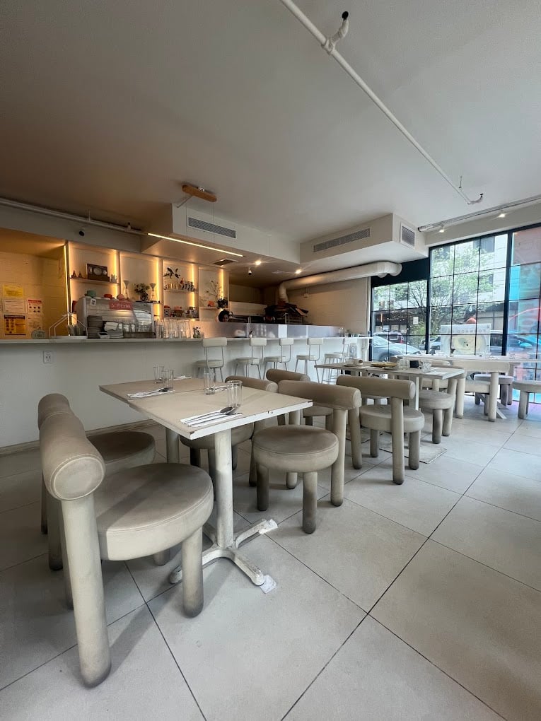 Prime Corner Space in Long Island City - Thumbnail 3